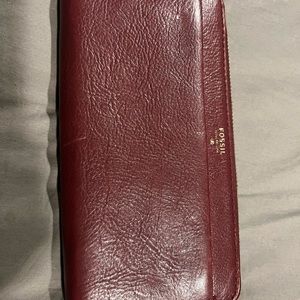 Burgundy fossil wallet